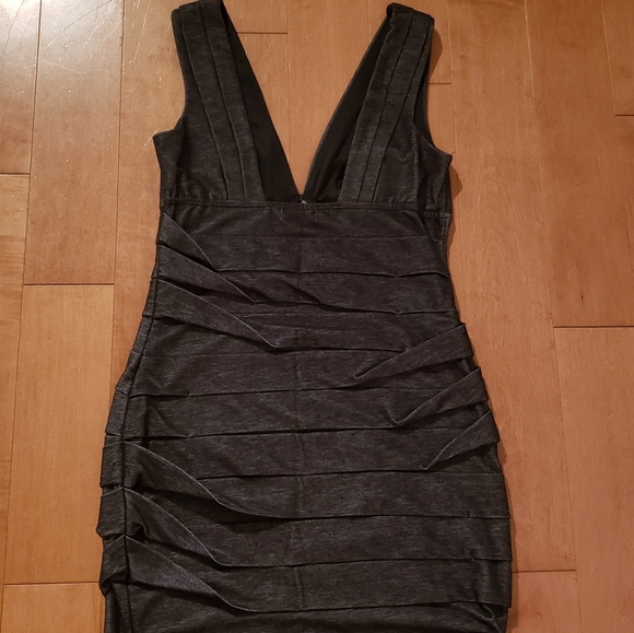 Ladies dress - Picture 2 of 2